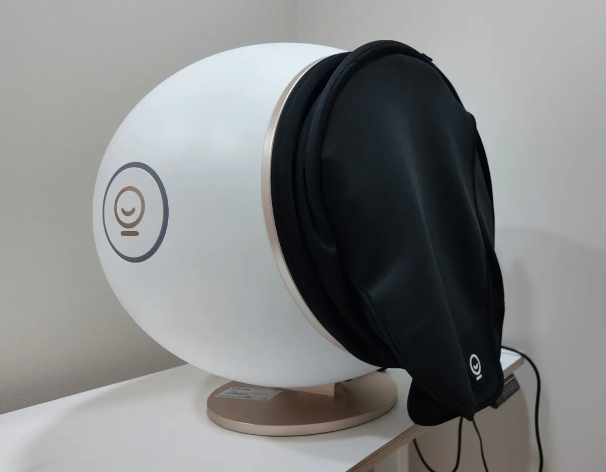 Lijin Clinic Myeongdong — english speaking clinic interior — Skin analysis imaging system
